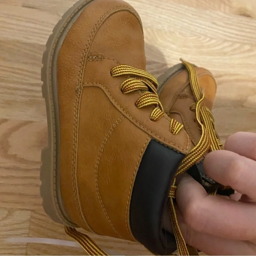 Carter’s Tan Work Boots Sz 11 Zipper Back Lace Up Kids Boys